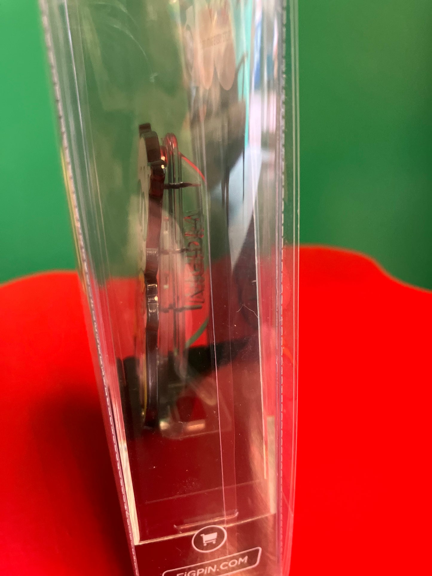 FiG PiN・ Looney Tunes・Porky Pig・Robin / フィグピン・ピンズ・ピンバッヂ・ルーニーテューンズ・バットマン・ロビン