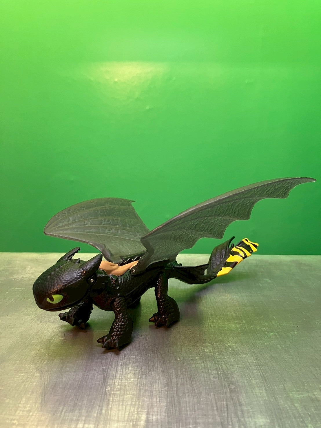 How to Train Your Dragon・Toothless / ヒックとドラゴン・トゥース（特殊尻尾）・フィギュア