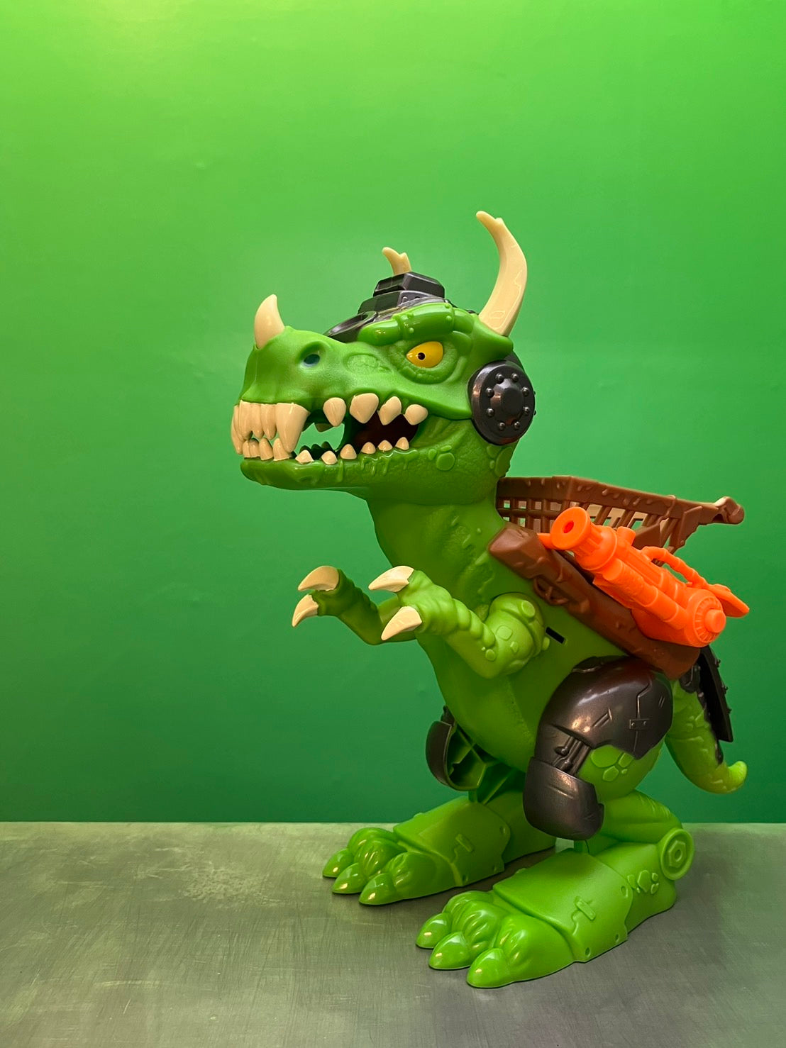 The Grossery Gang・Time Wars Chomp 'n' Chew・Trash-O-Saur / グロッサリーギャング・アクションフィギュア