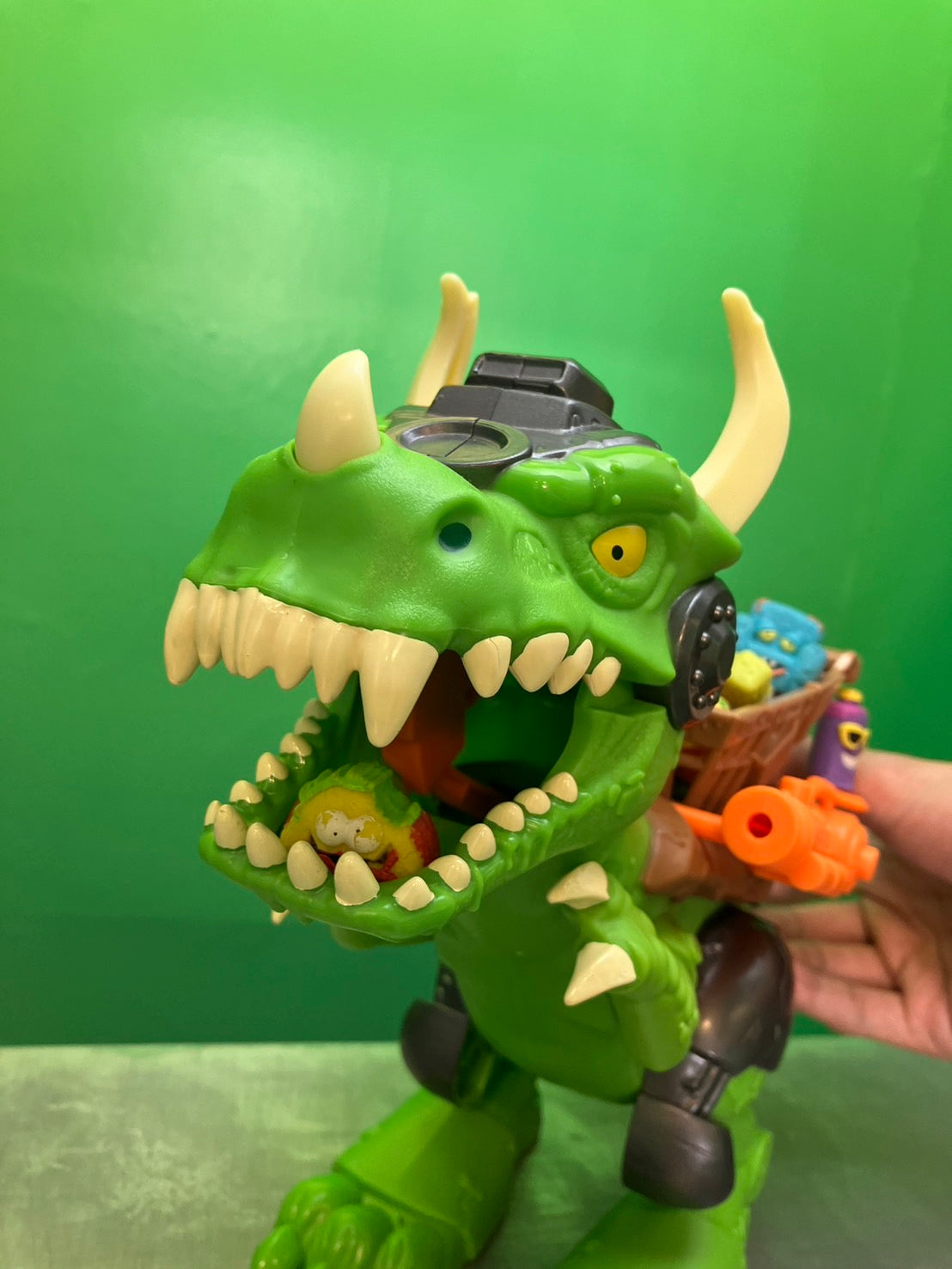 The Grossery Gang・Time Wars Chomp 'n' Chew・Trash-O-Saur / グロッサリーギャング・アクションフィギュア